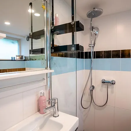 Apartment Newly Renovated Houseboat The Waterhouse