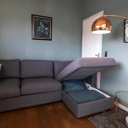 Newly Renovated Houseboat The Waterhouse *