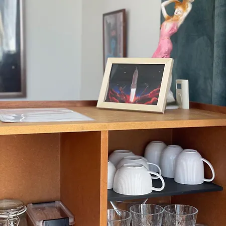 Newly Renovated Houseboat The Waterhouse Appartement