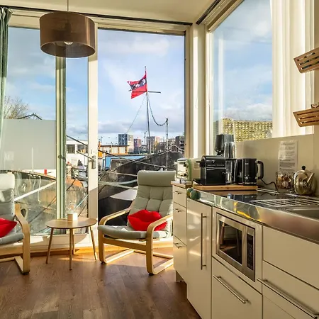 Apartment Newly Renovated Houseboat The Waterhouse