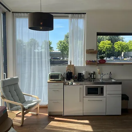 Newly Renovated Houseboat The Waterhouse Amsterdam
