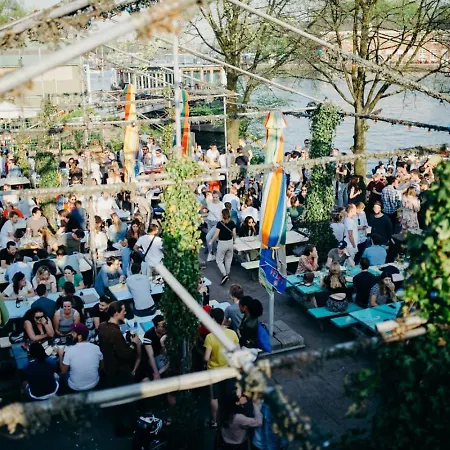 Newly Renovated Houseboat The Waterhouse *