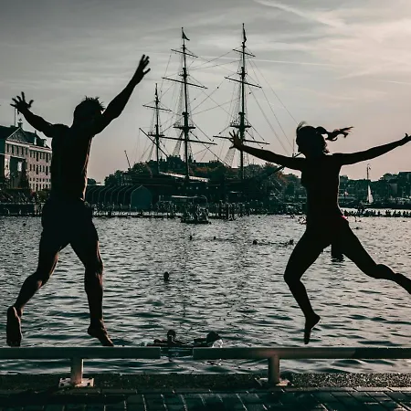 Newly Renovated Houseboat The Waterhouse アパート
