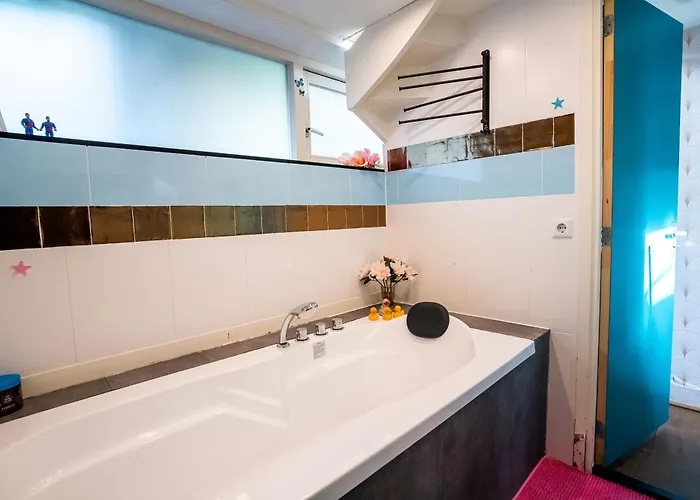 Appartement Newly Renovated Houseboat The Waterhouse