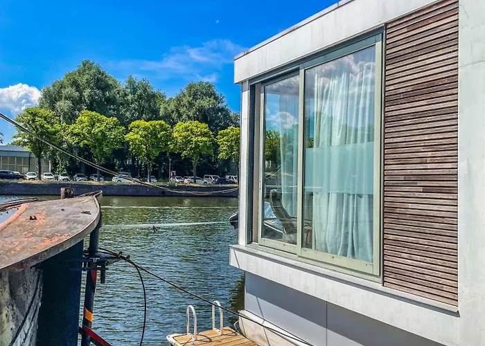 Appartement Newly Renovated Houseboat The Waterhouse Amsterdam