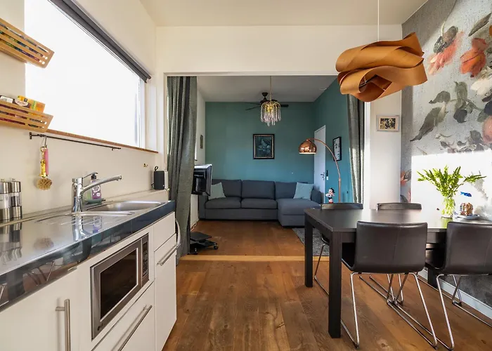 Newly Renovated Houseboat The Waterhouse Appartement