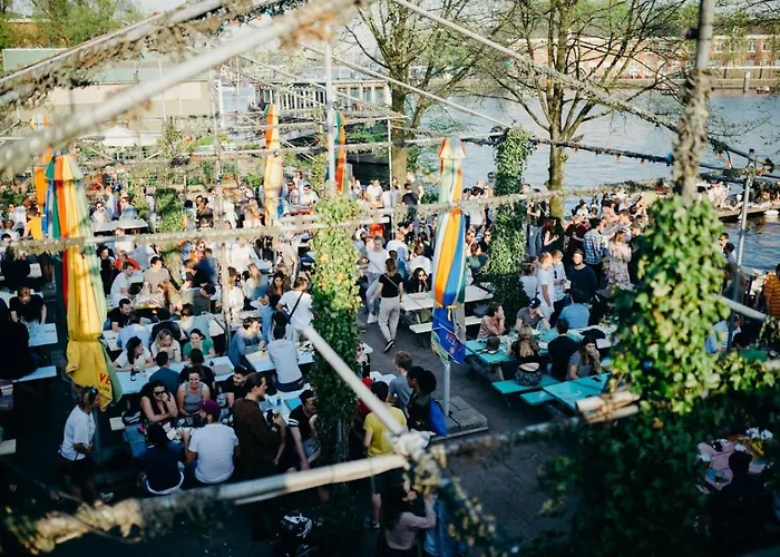 Newly Renovated Houseboat The Waterhouse *