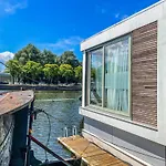 Apartament Newly Renovated Houseboat The Waterhouse Amsterdam