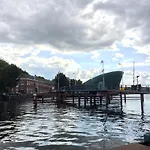 Newly Renovated Houseboat The Waterhouse * Amsterdam